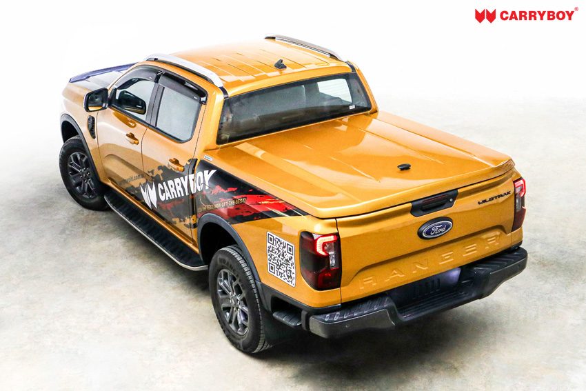 Ford Ranger Wildtrak with the Sport Lid SV closed, rear view