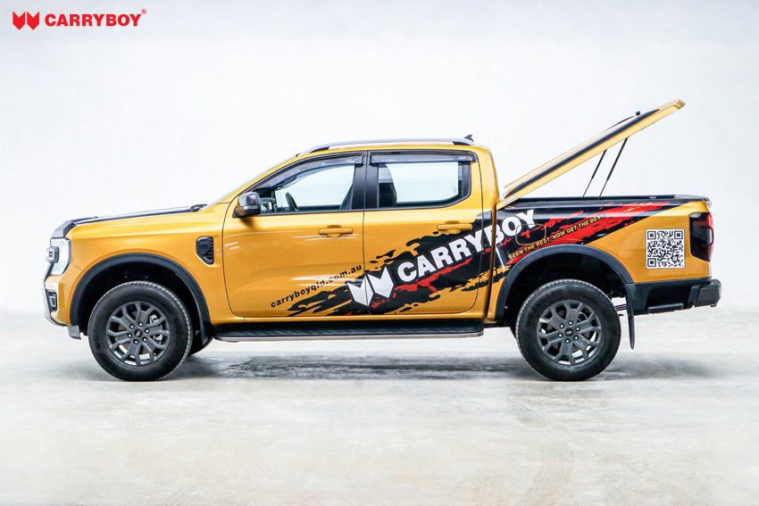 Ford Ranger side profile with the Sport Lid SV raised